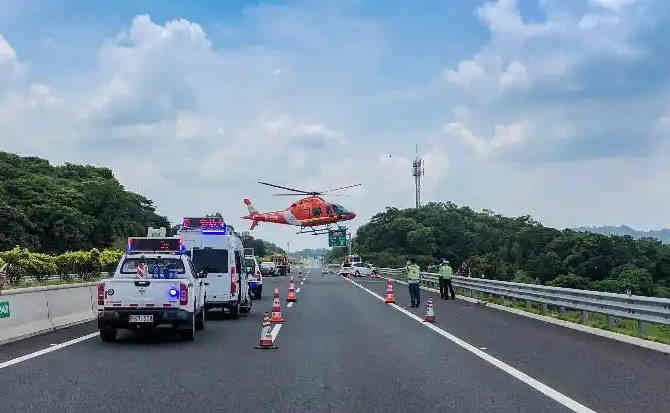 鼎城区高速公路汽车救援案例